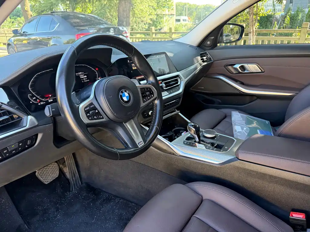BMW 3 Series 2021 — фото 12