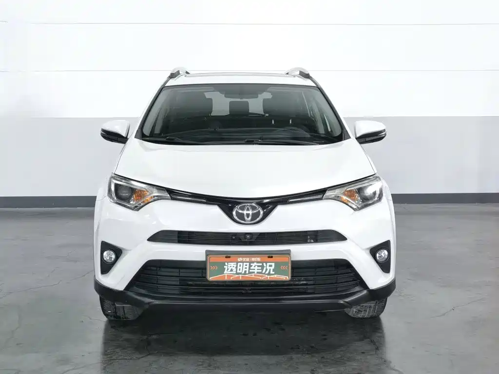Toyota RAV4 2018 — фото 3