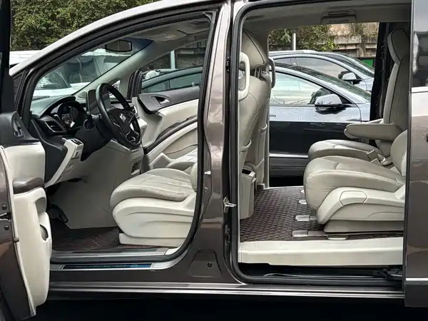 Buick GL8 2021