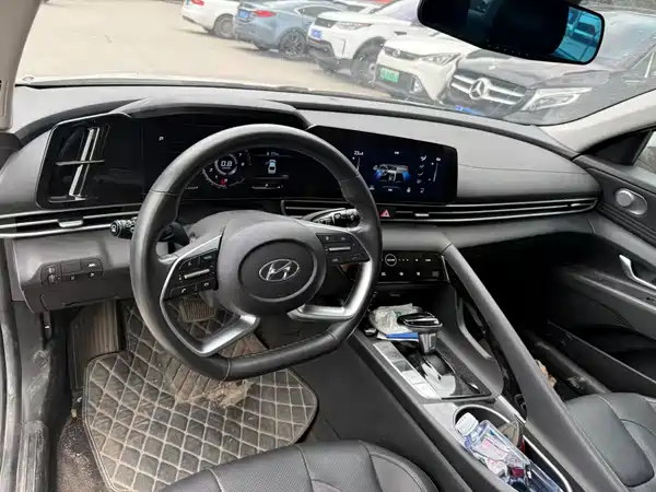 Hyundai Elantra 2021