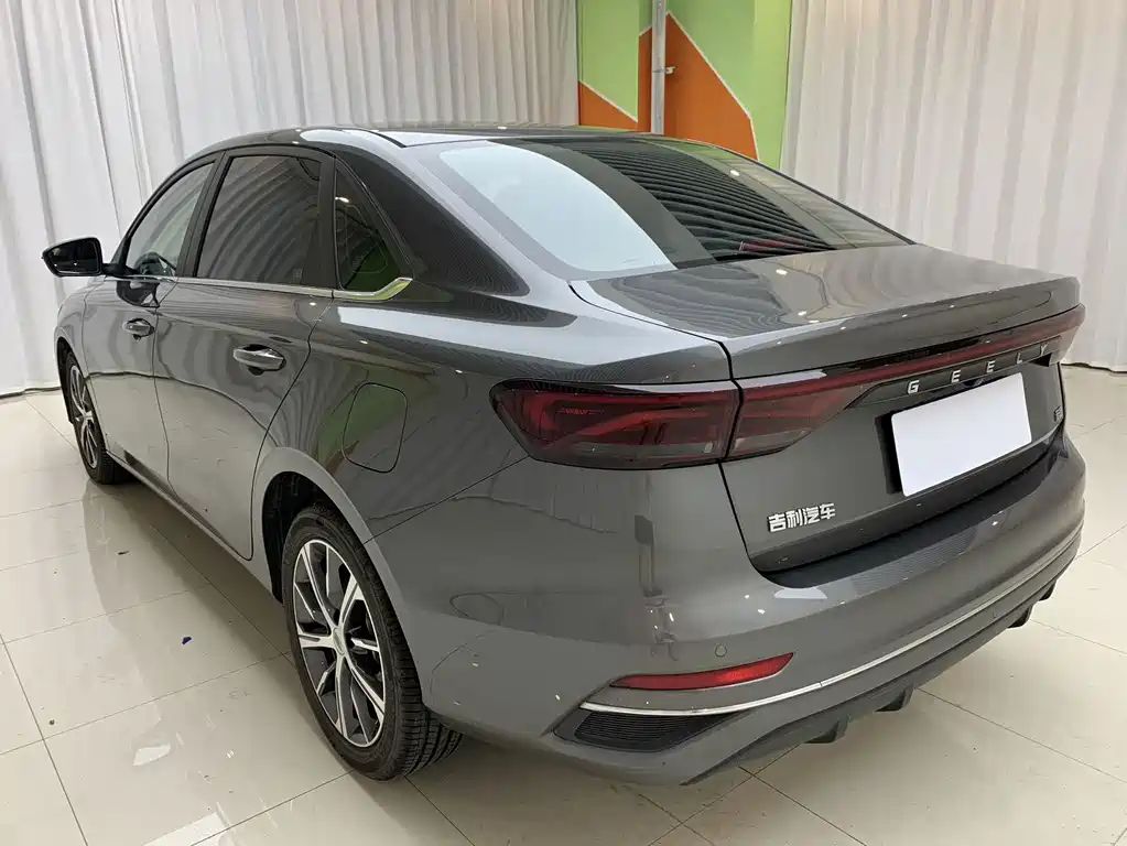 Geely Emgrand 2023 — фото 13