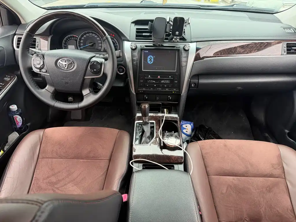 Toyota Camry 2016 — фото 12