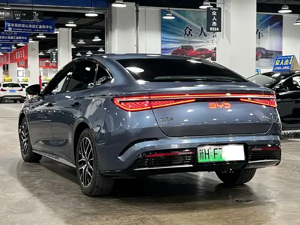 BYD Seal 07 DM-i 2025