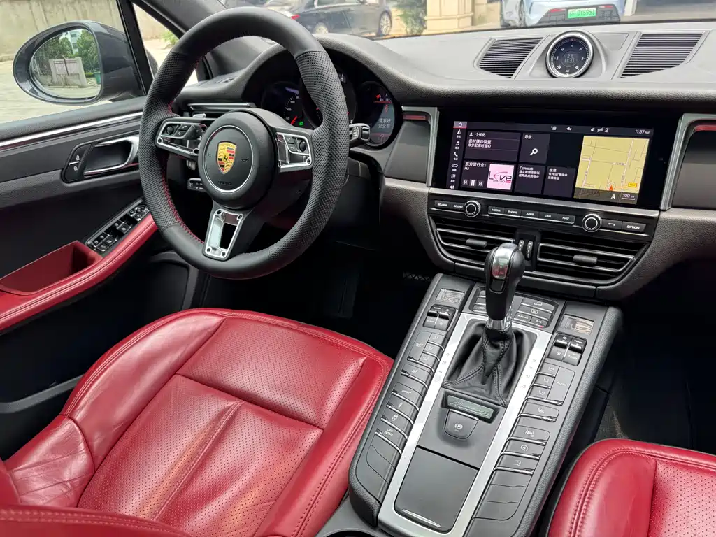 Porsche Macan 2020 — фото 17