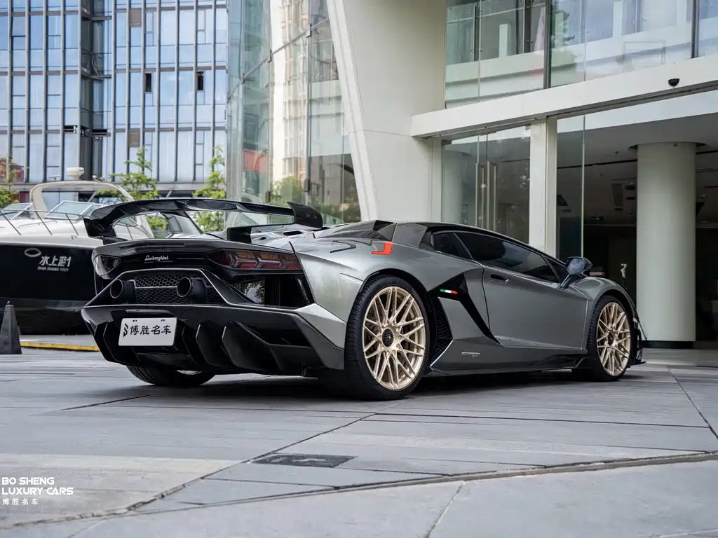 Lamborghini Aventador 2019 — фото 7