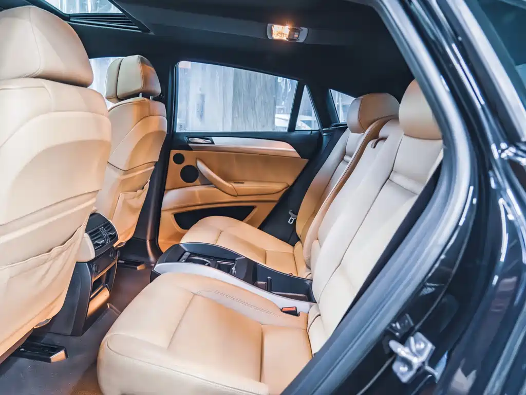 BMW X6 M 2013 — фото 18