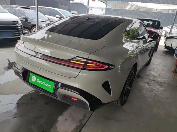 Xiaomi SU7 2024
