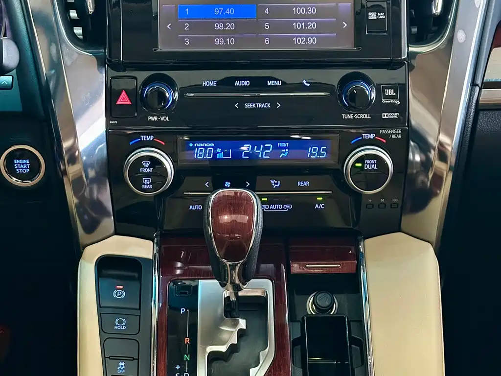 Toyota Alphard 2016 — фото 14