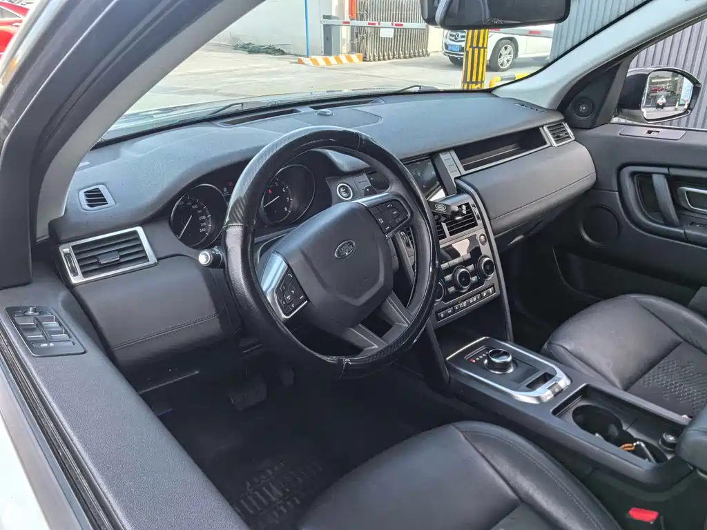 Land Rover Discovery Sport 2018 — фото 9