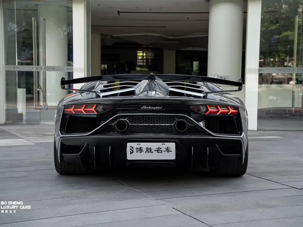 Lamborghini Aventador 2019 — фото 46
