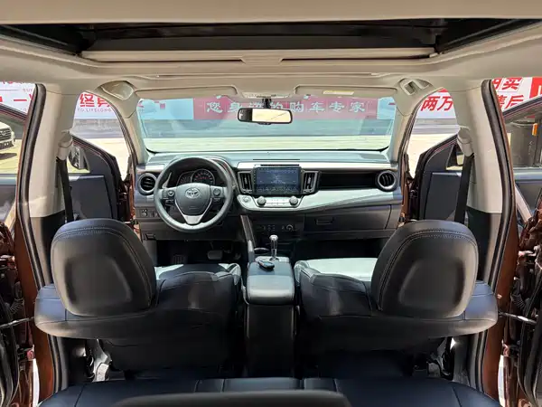Toyota RAV4 2015