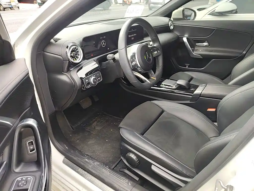 Mercedes-Benz A-Class 2022 — фото 16