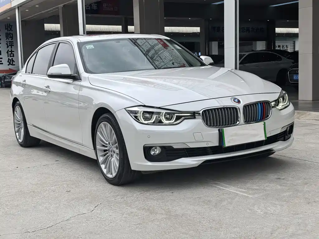 BMW 3 Series 2018 — фото 3