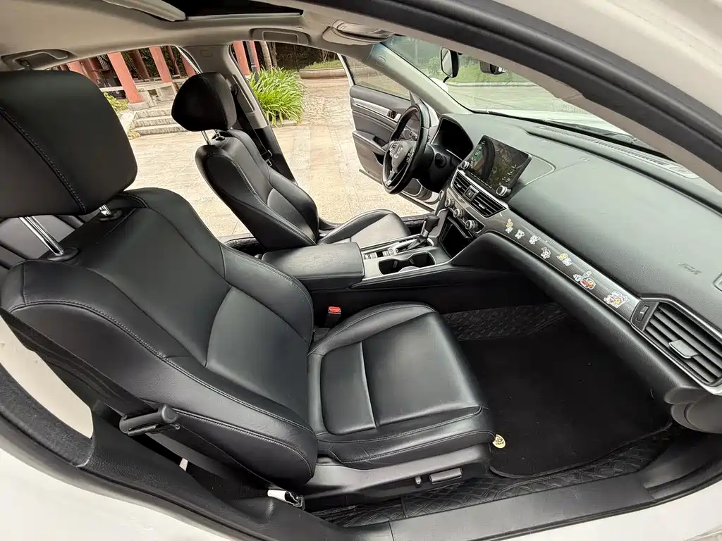 Honda Accord 2019 — фото 15