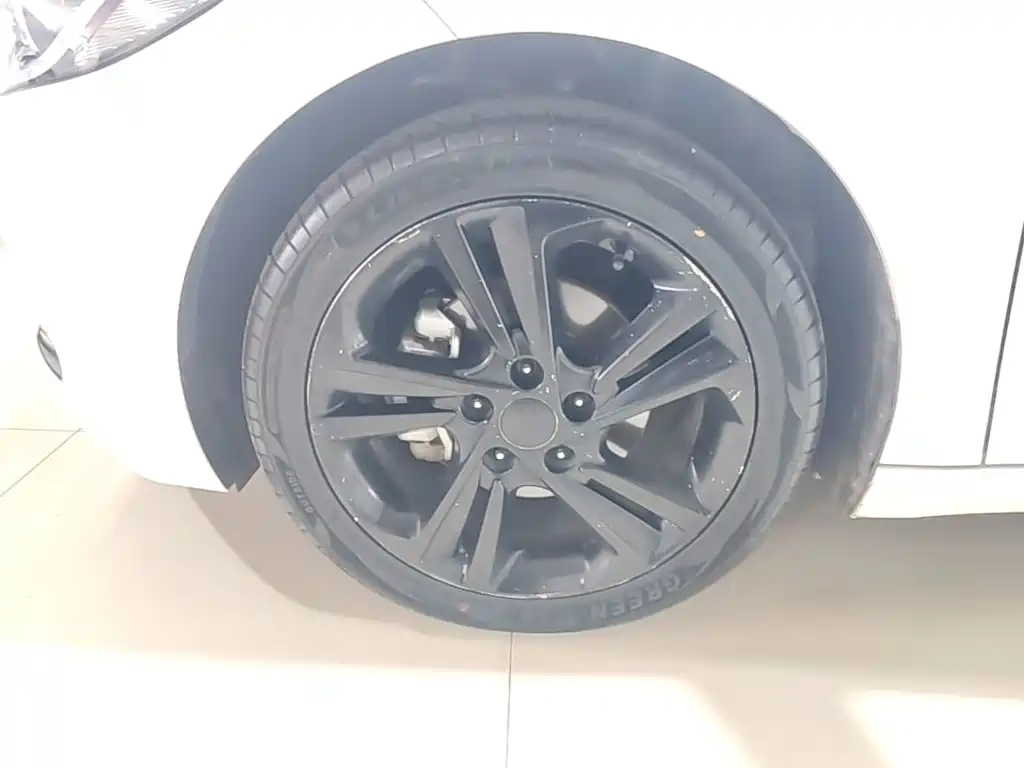 Hyundai Elantra 2019 — фото 23