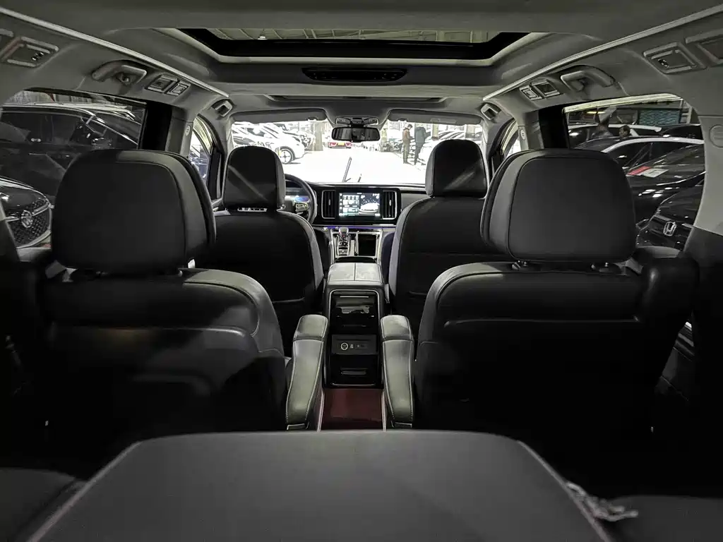 GAC Motor Trumpchi M8 2022 — фото 12
