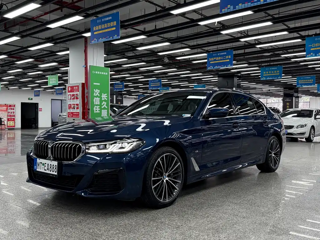 BMW 5 Series 2021 — фото 1