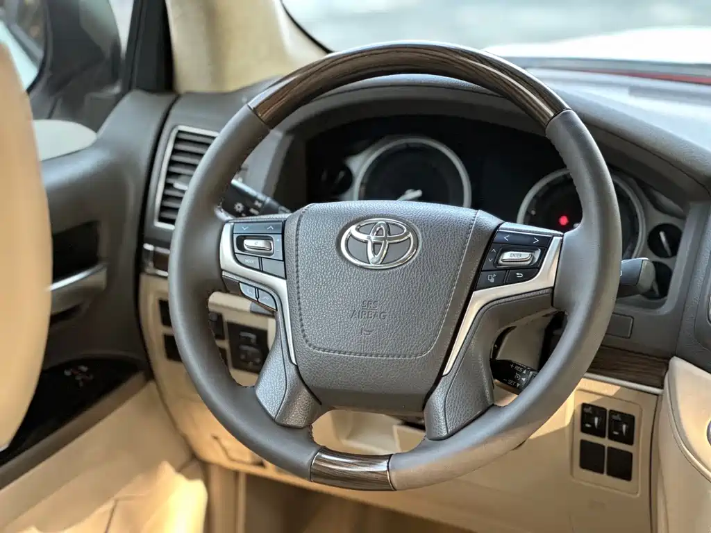 Toyota Land Cruiser 2020 — фото 23