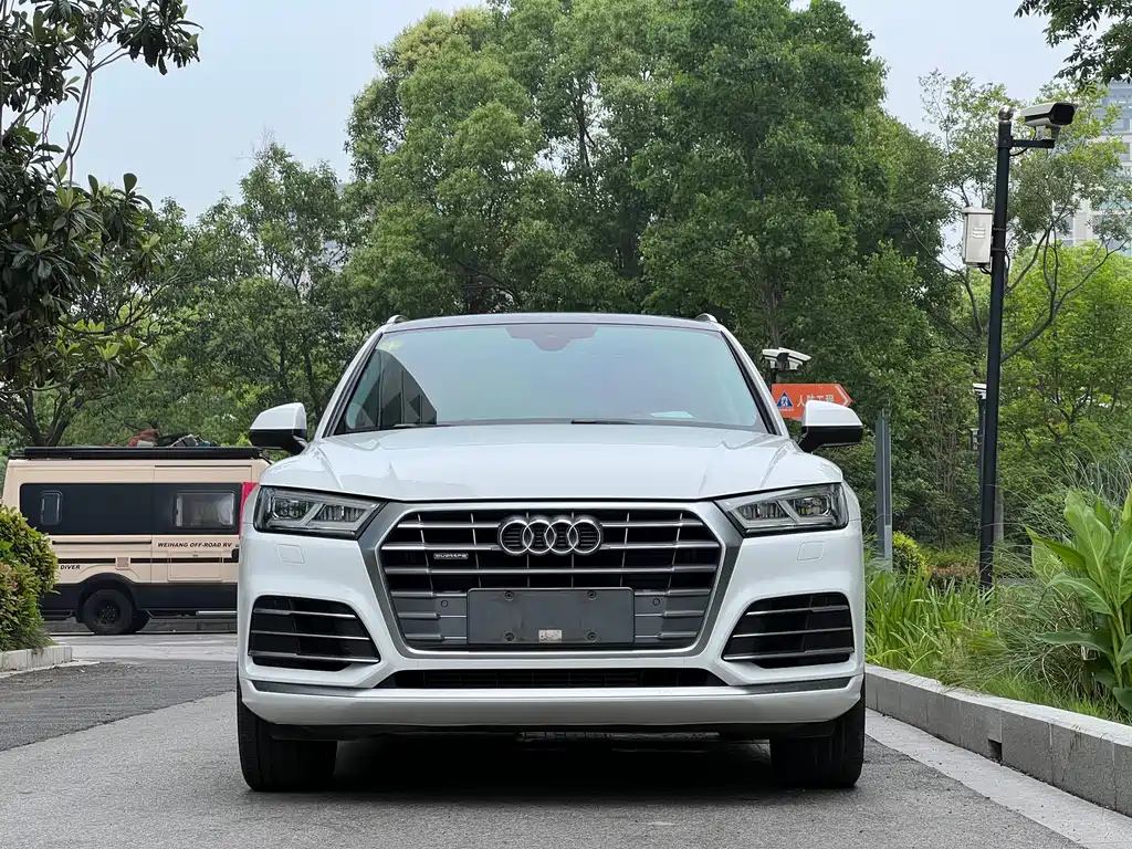 Audi Q5L 2021 — фото 2