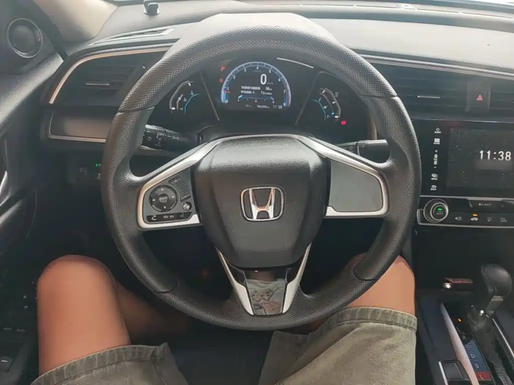 Honda Civic 2018 — фото 11