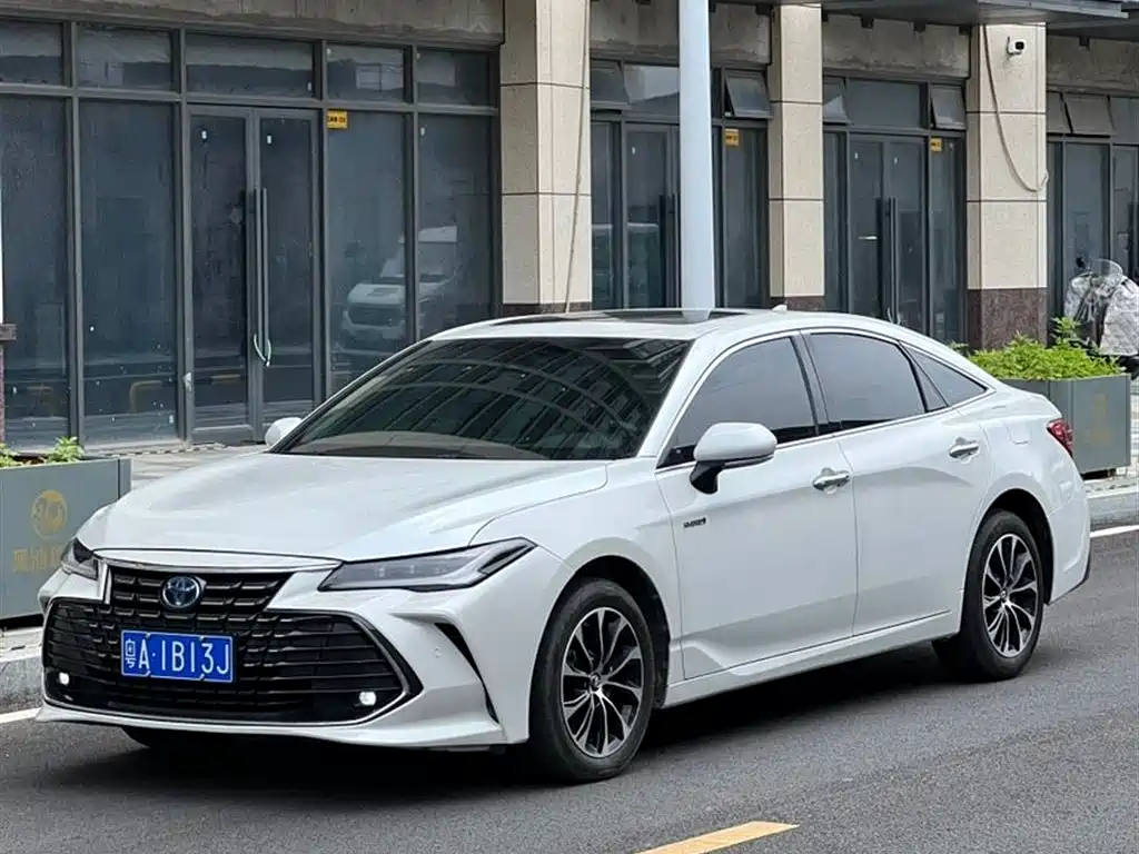 Toyota Avalon 2022 — фото 1