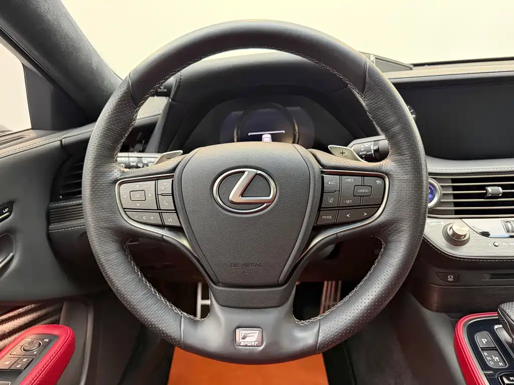 Lexus LS 2019 — фото 10