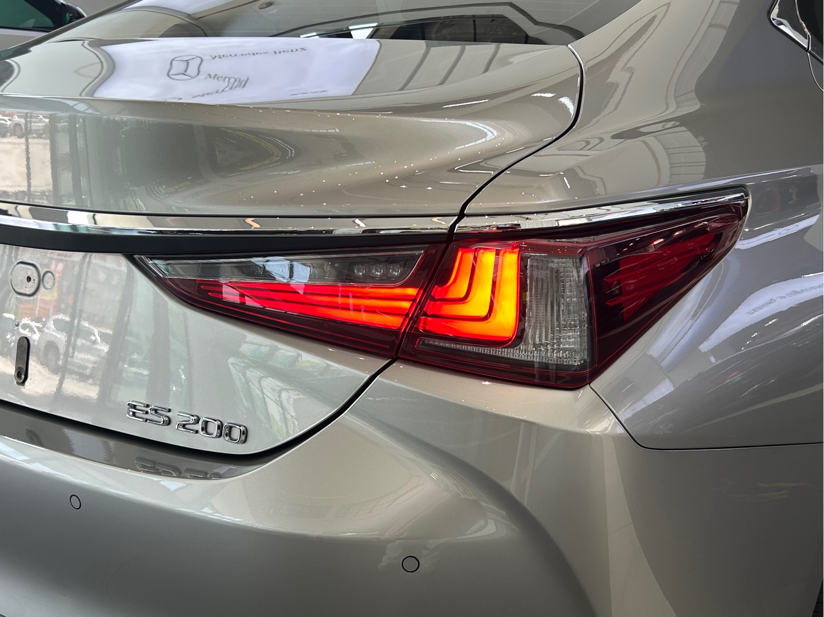 Lexus ES 2022 — фото 27