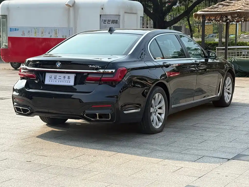 BMW 7 Series 2013 — фото 11