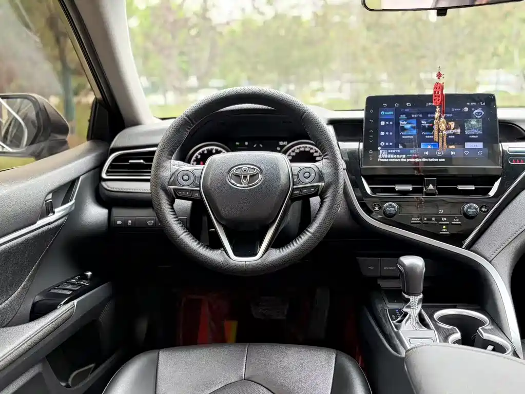 Toyota Camry 2024 — фото 12