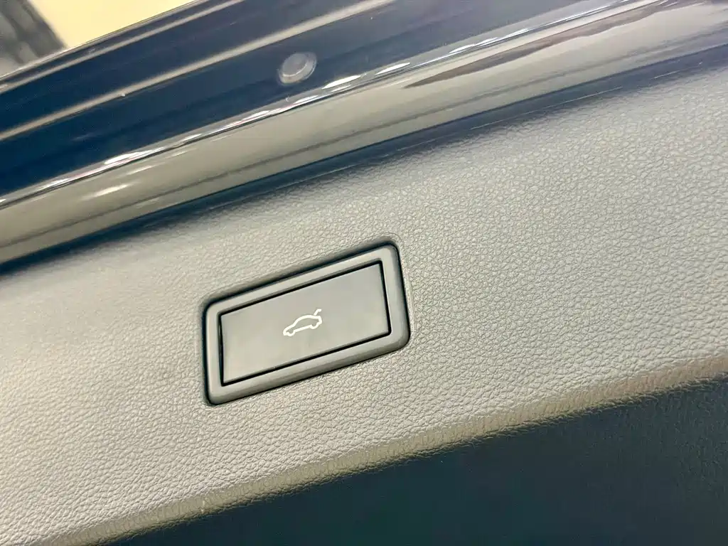 Volkswagen Tiguan L 2023 — фото 15