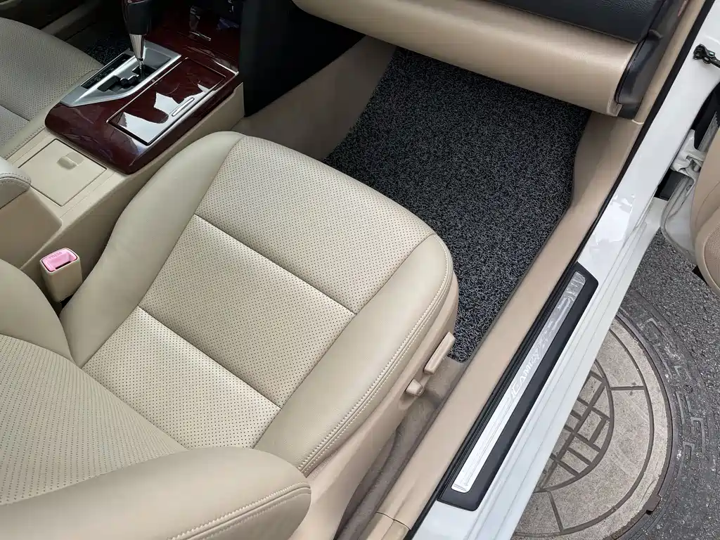 Toyota Camry 2012 — фото 11