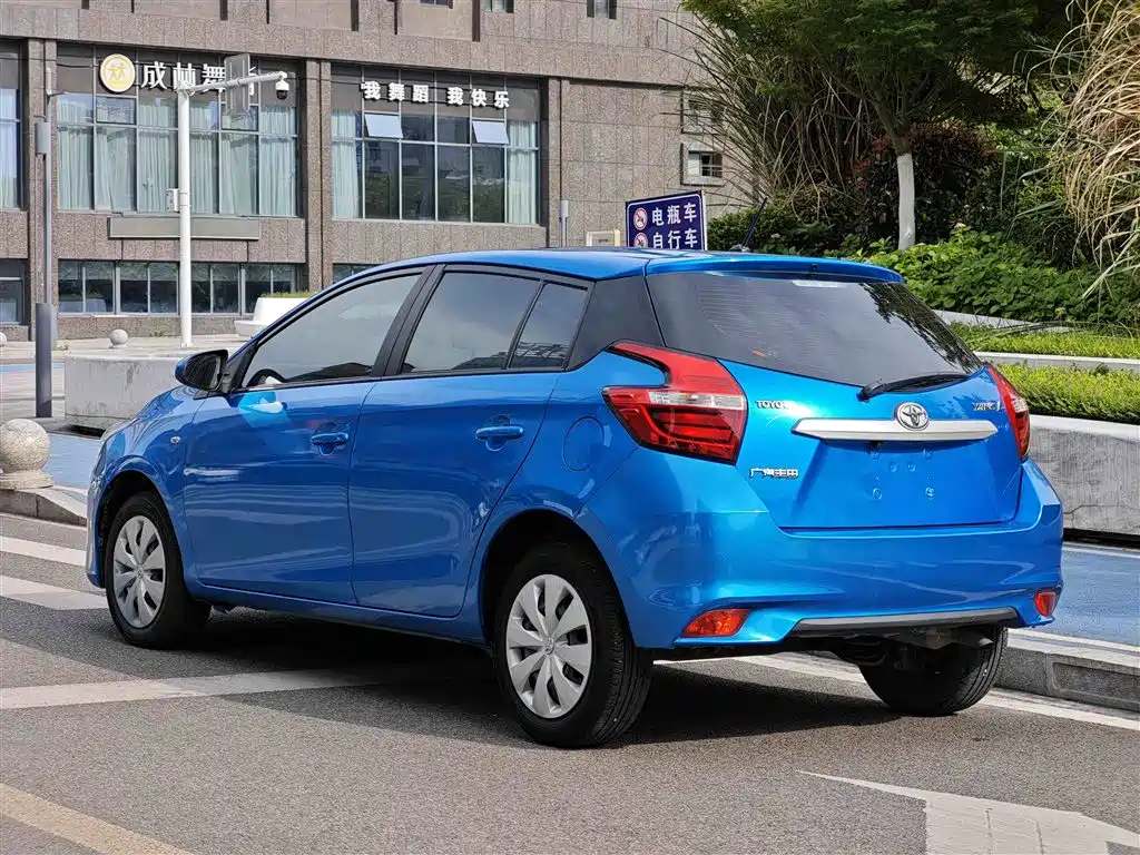 Toyota Yaris L 2019 — фото 4