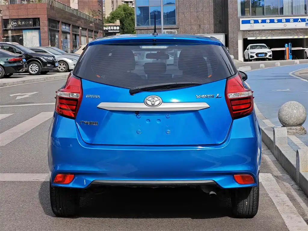 Toyota Yaris L 2019 — фото 17