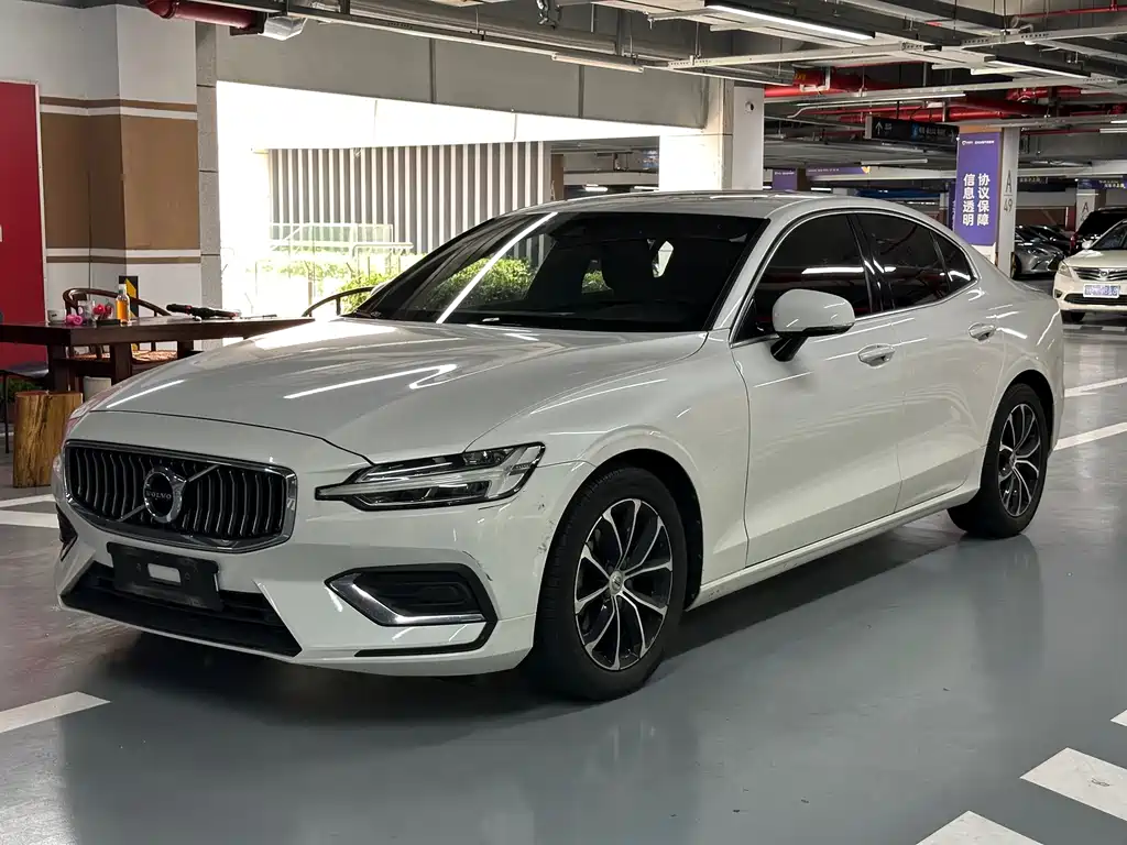 Volvo S60 2020 — фото 1