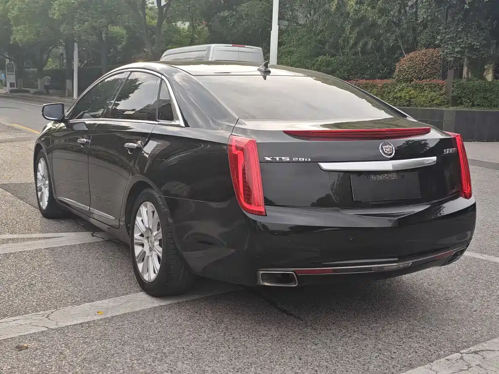 Cadillac XTS 2015 — фото 4