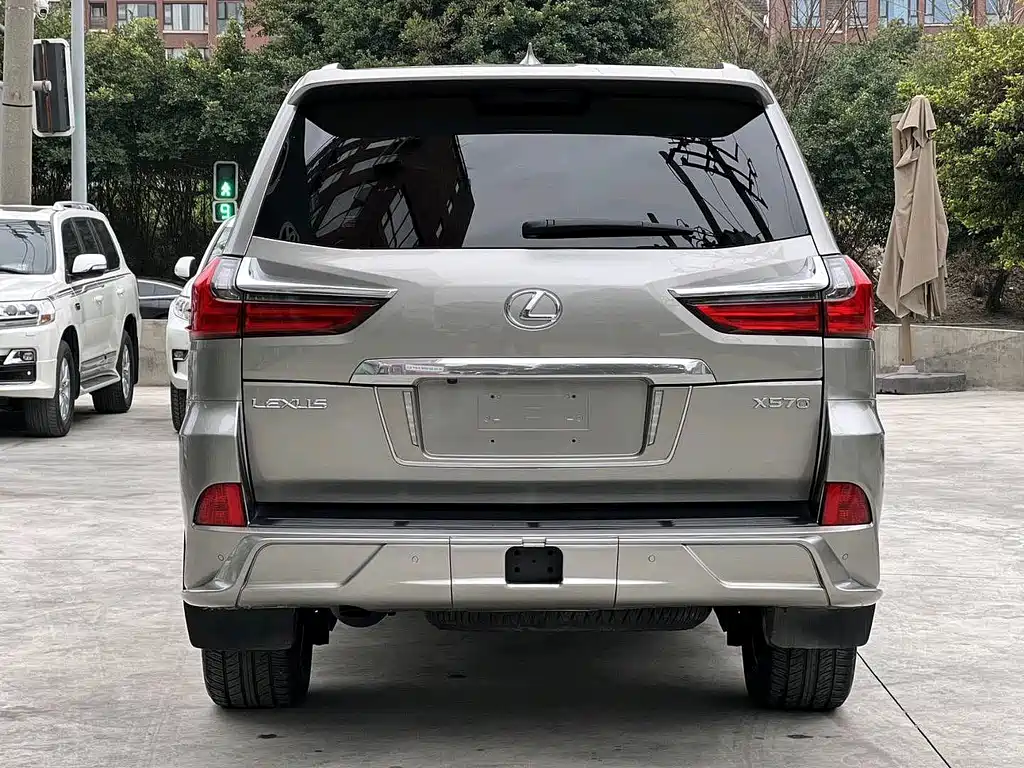 Lexus LX 2019 — фото 4