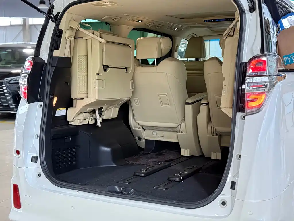 Toyota Vellfire 2021 — фото 21