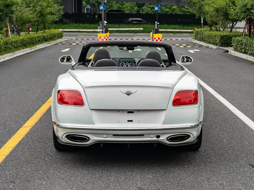 Bentley Continental 2019 — фото 11