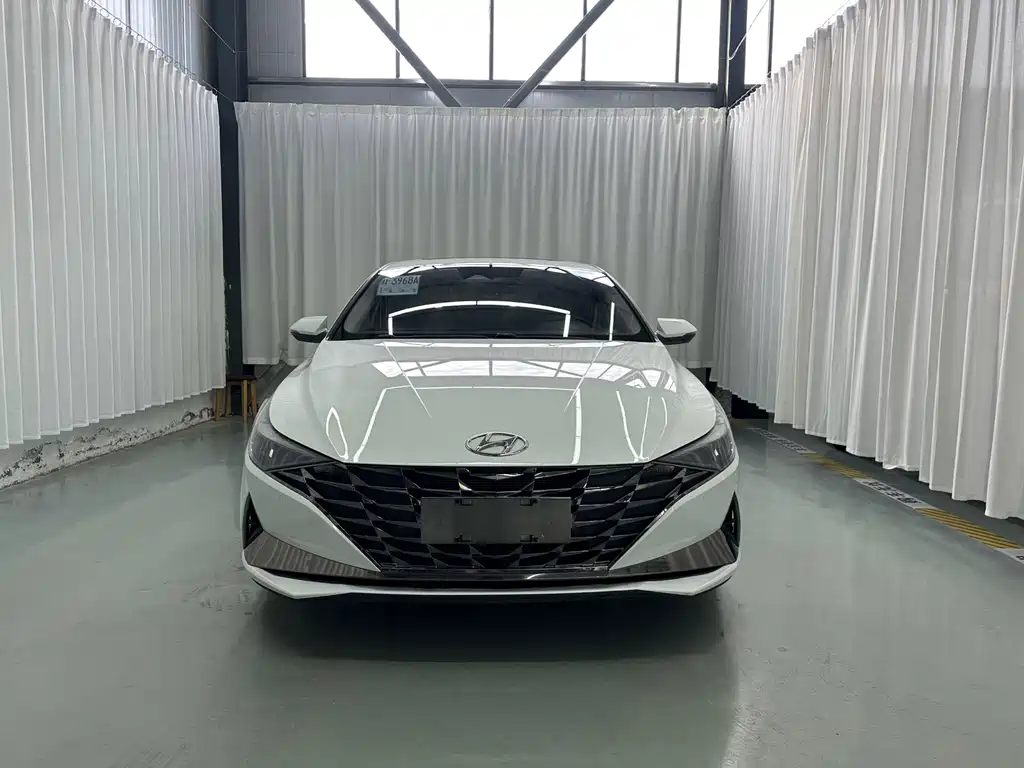 Hyundai Elantra 2023