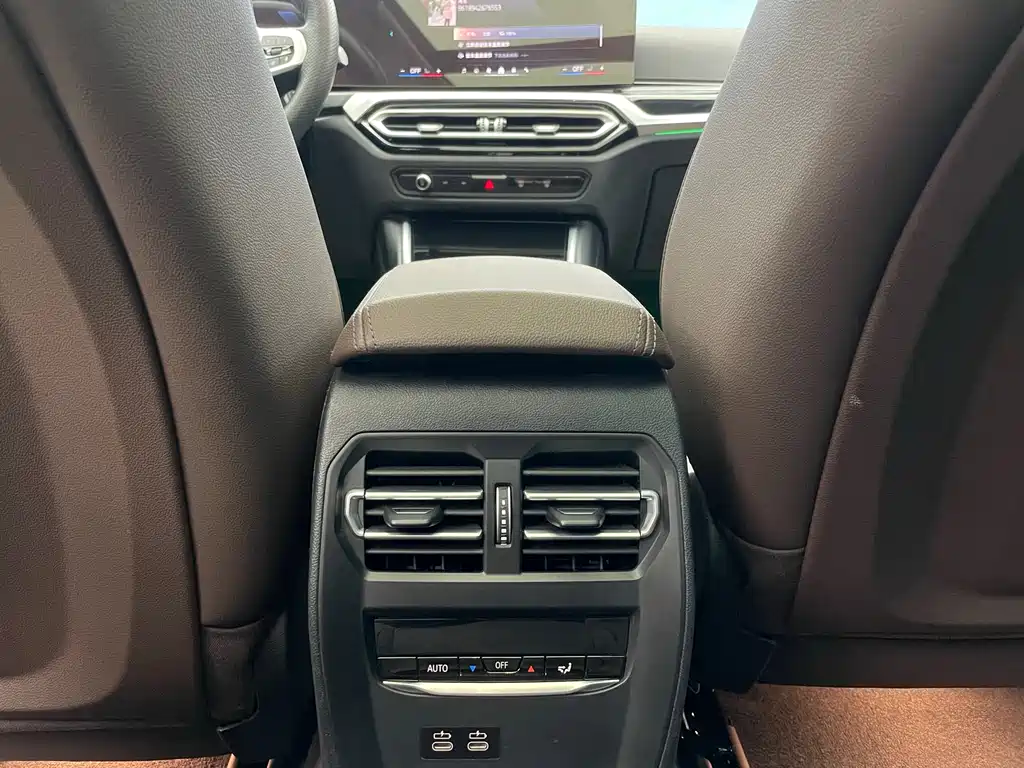 BMW i3 2024 — фото 17