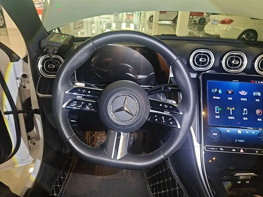 Mercedes-Benz C-Class 2023 — фото 11