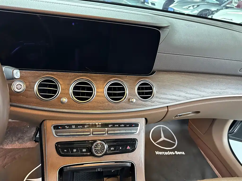 Mercedes-Benz E-Class 2021 — фото 10