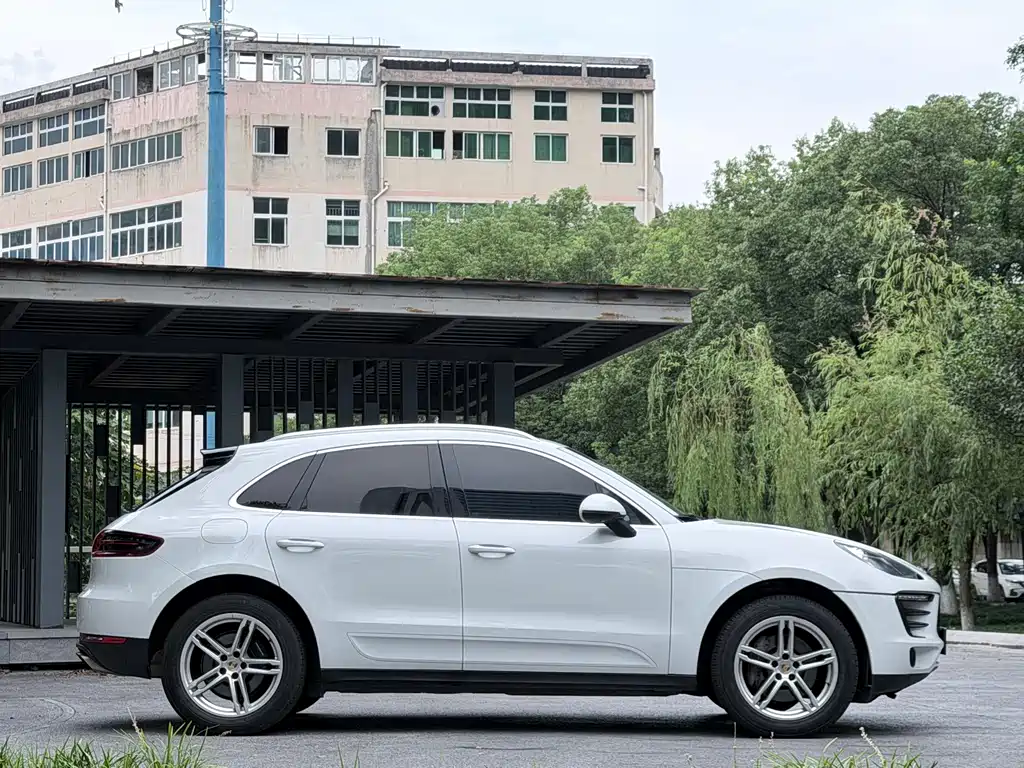 Porsche Macan 2015 — фото 14