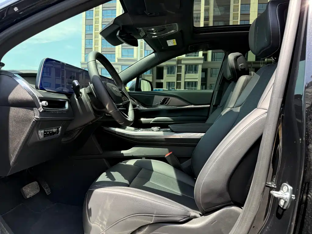 Cadillac XT5 2025 — фото 5