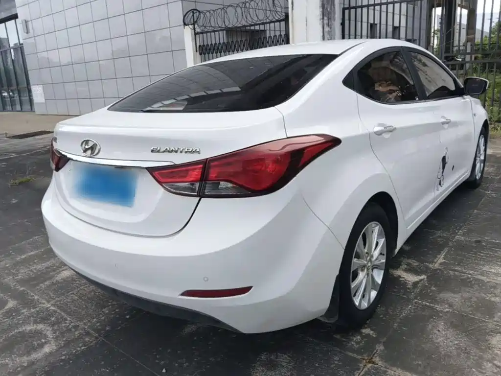 Hyundai Elantra 2018