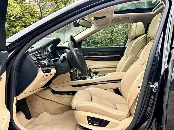 BMW 7 Series 2009