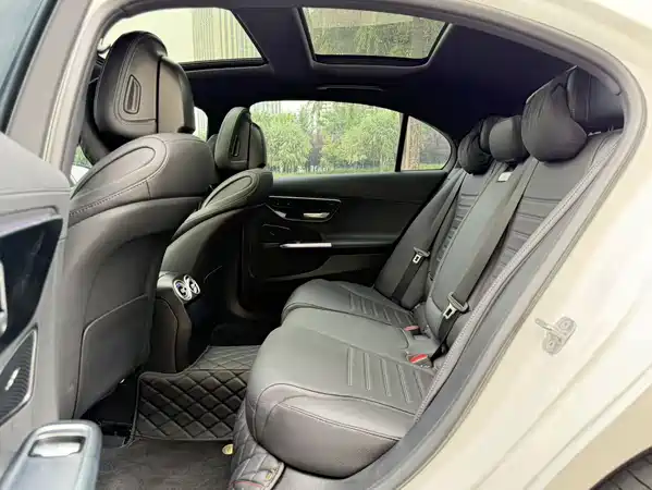 Mercedes-Benz C-Class 2025