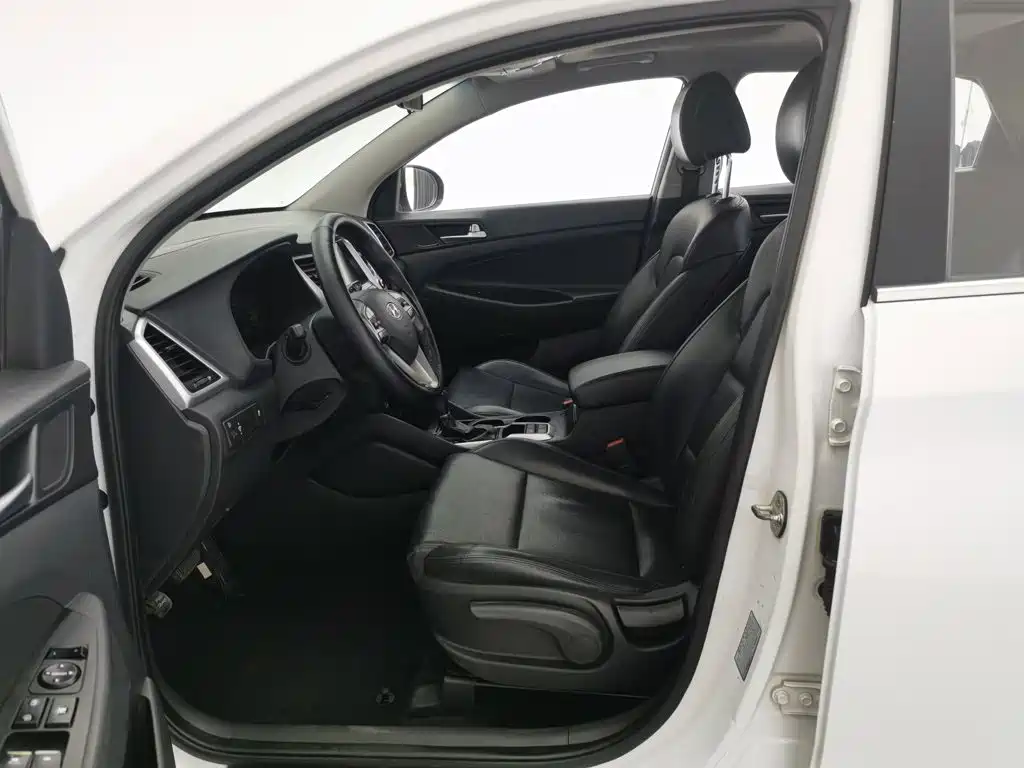 Hyundai Tucson 2017 — фото 10
