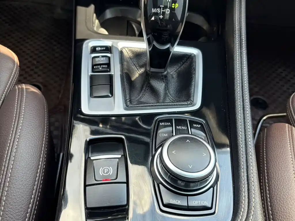 BMW 1 Series 2023 — фото 15