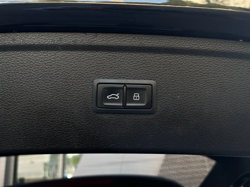 Audi Q5L 2022 — фото 10
